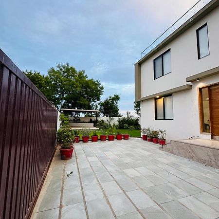 Karmabhumi 1 Villa Satej Luaran gambar