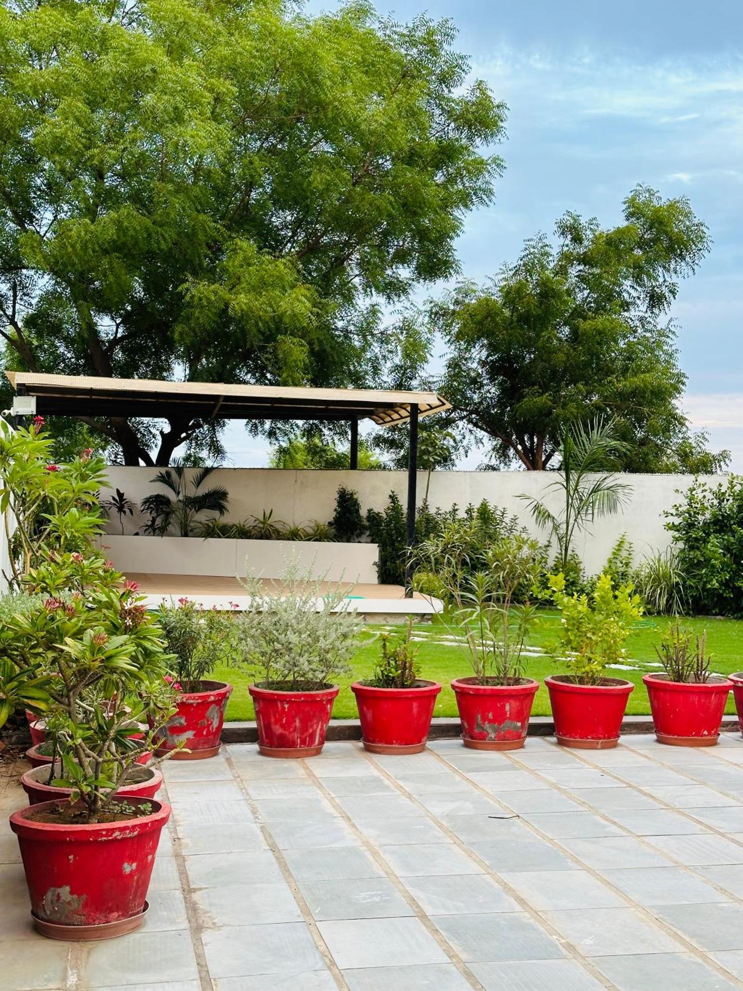 Karmabhumi 1 Villa Satej Luaran gambar