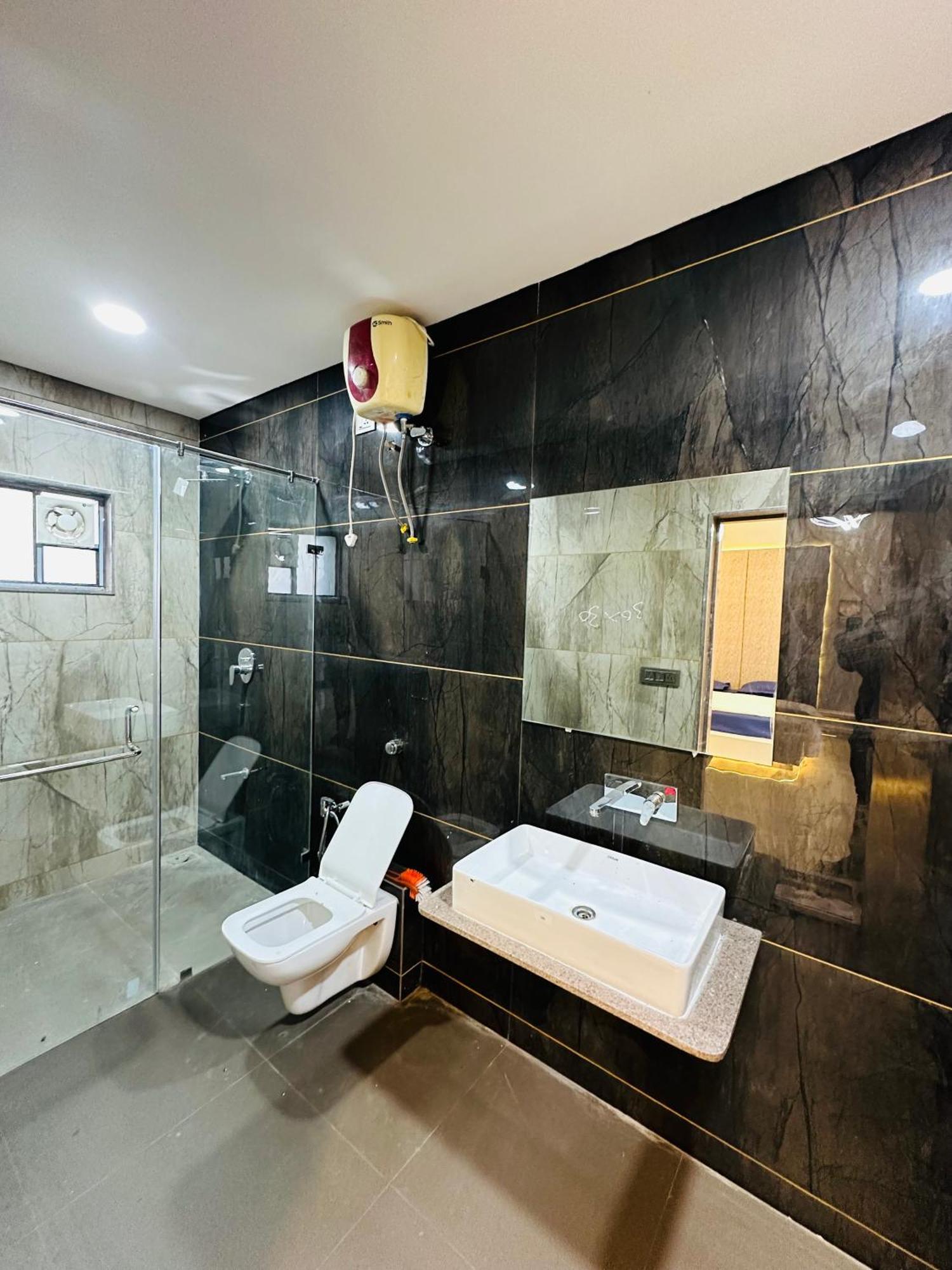 Karmabhumi 1 Villa Satej Luaran gambar